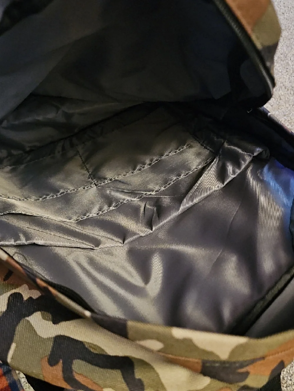 T❤️🔹️Port Authority Camouflage and Black Backpack